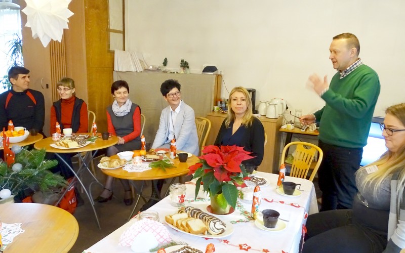Spotkanie świąteczne czytelników „książek mówionych”. Dyrektor Koszalińskiej...