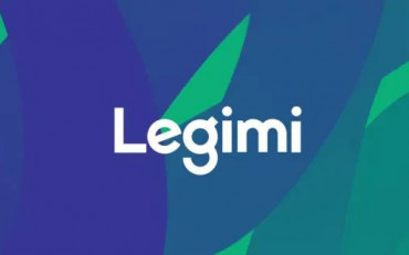 Na zdjęciu: Logo Legimi na zielono-niebieskim tle widnieje biały napis LEGIMI