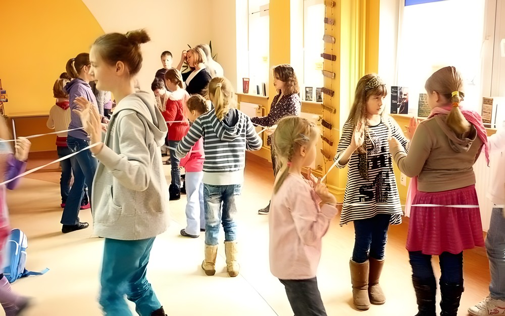 Ferie zimowe - WESOŁE ZABAWY