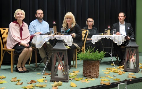 Od lewej: Stanisława Schreuder, Roman Dopieralski, Krystyna Pilecka, Agnieszka Kowalska, Łukasz Trzeciak