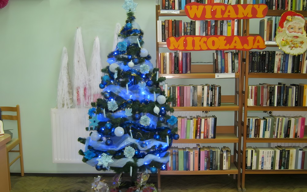 ubrana choinka w Naszej Bibliotece