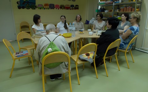 Panie na spotkaniu Dyskusyjnego Klubu Książki