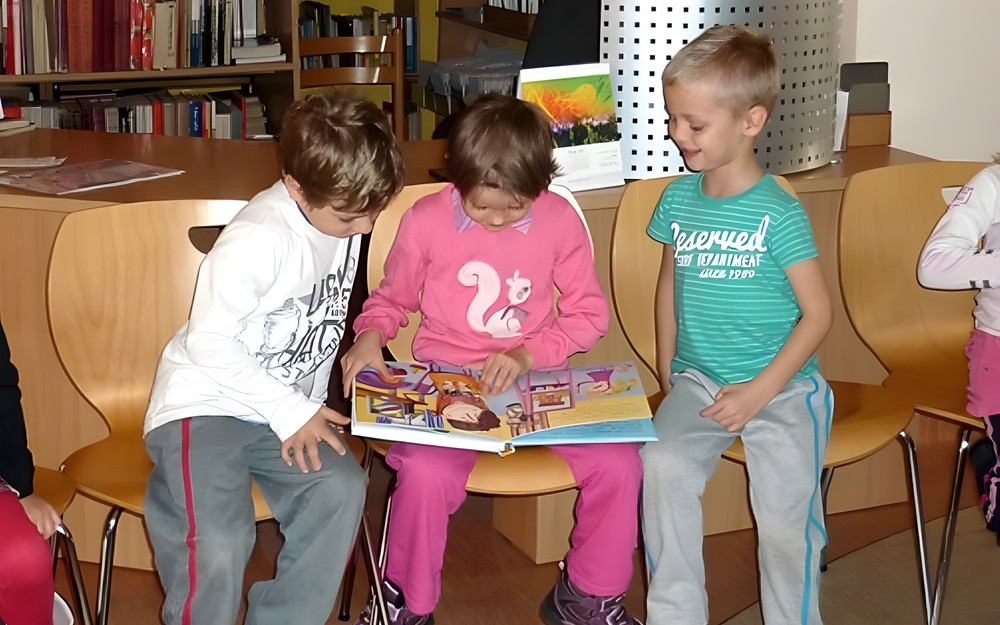 Poranek z bajką-poczytajką