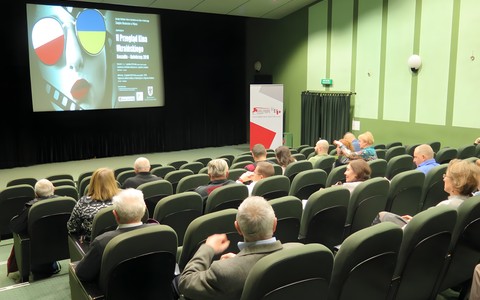 Publiczność zgromadzona na II Przeglądzie Kina Ukraińskiego w Koszalińskiej Bibliotece Publicznej