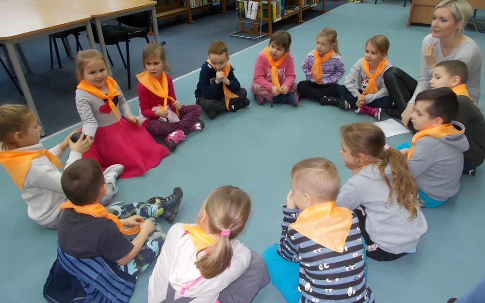 Wspólna zabawa na dywanie