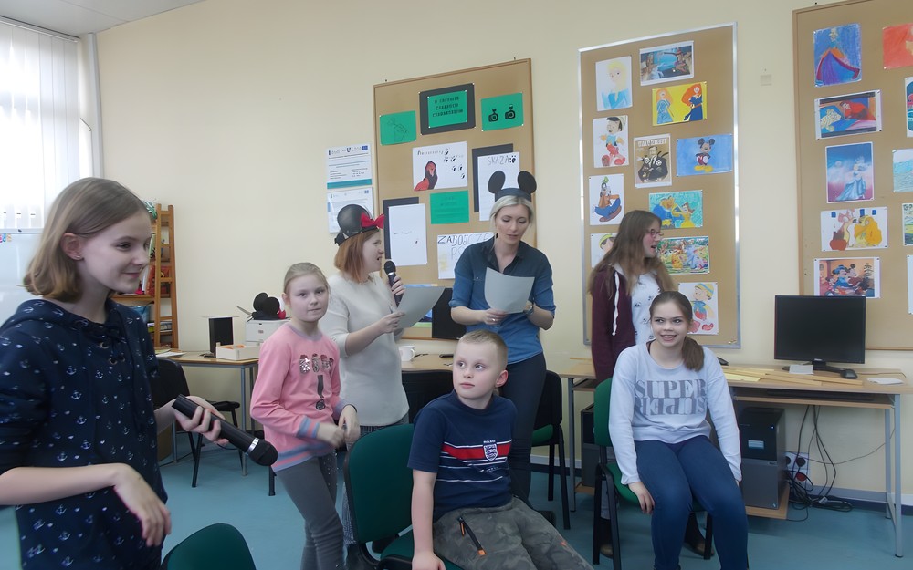 Wspólne śpiewanie piosenek z bajek Walta Disneya