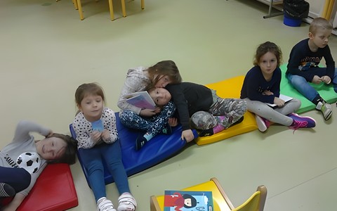 Dzieci podczas zajęć