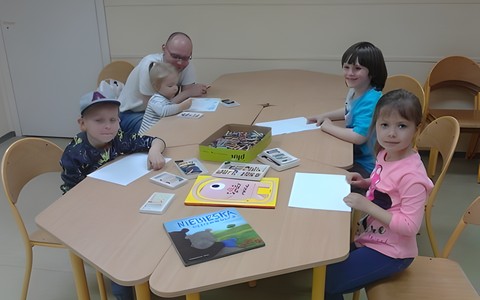 Dzieci podczas zajęć