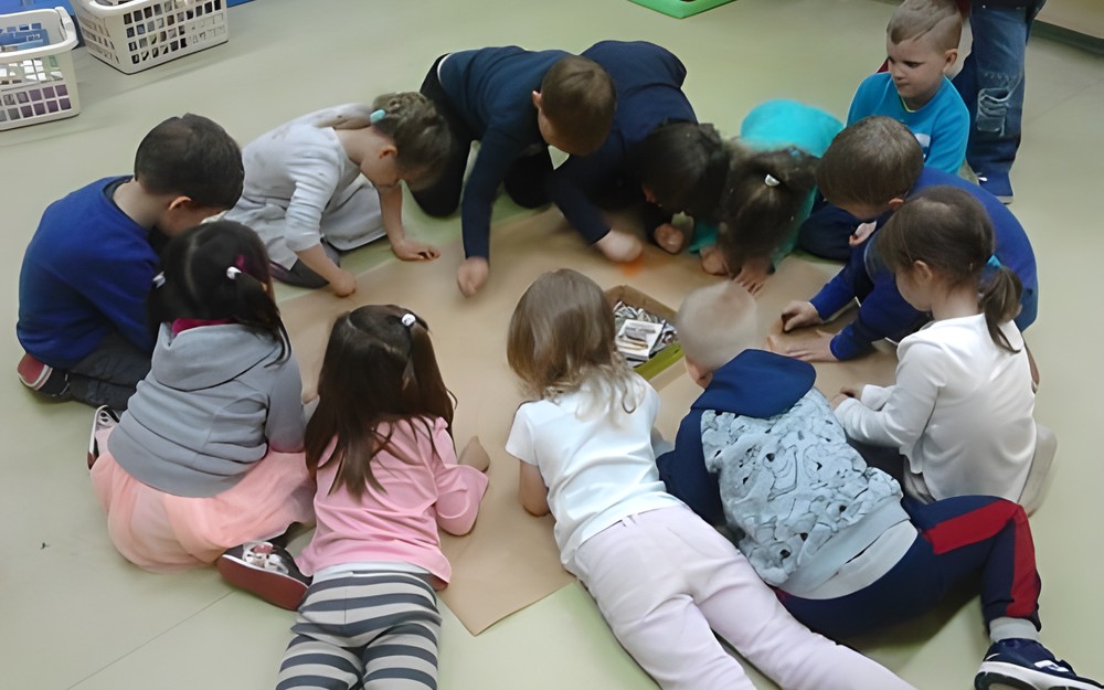 Dzieci podczas zajęć