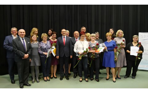 Władze miasta w Koszalinie, członkowie Koła i Oddziału Stowarzyszenia Bibliotekarzy Polskich w Koszalinie oraz pracownicy Koszalińskiej Biblioteki Publicznej i bibliotek powiatu koszalińskiego.