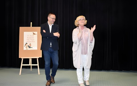 Od lewej: Dyrektor KBP, Dariusz Pawlikowski; przewodnicząca komisji konkursowej, Bożena Kaczmarek.