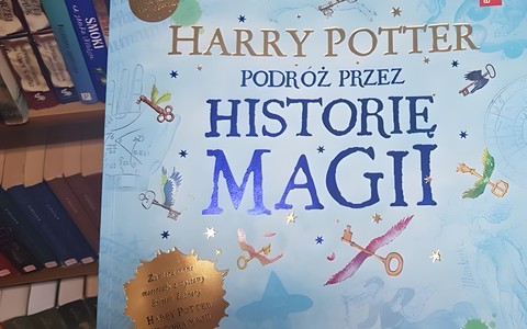 Książka czytana podczas spotkania.