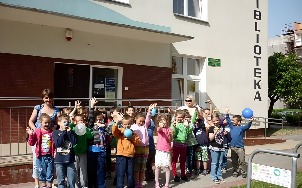 Goście z pomarańczowego autobusu