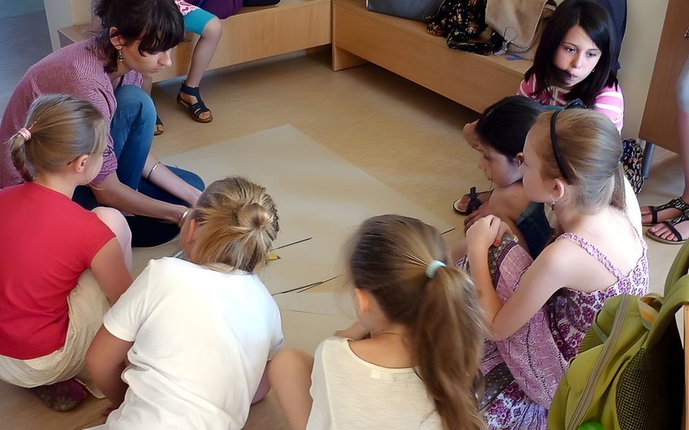 Oswajanie sztuki - walizka dla przyjaciela