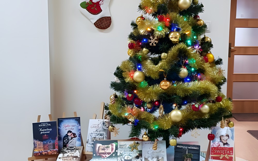Książkowe prezenty pod biblioteczną choinką