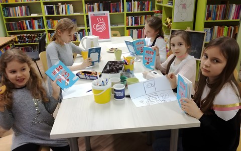 Uczestniczki spotkania w Dyskusyjnym Klubie Książki