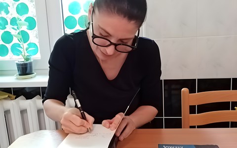 Ałbena Grabowska z książkami