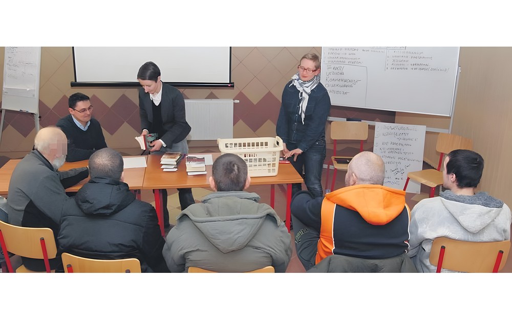 Zbieramy książki do biblioteki w ZK