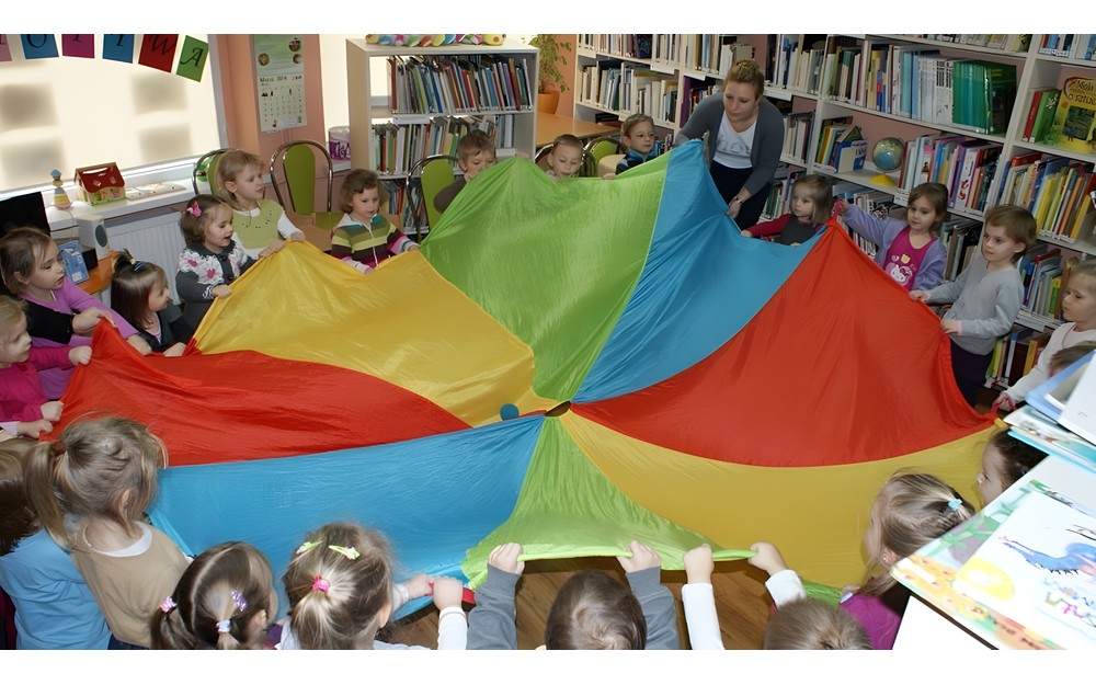 Przedszkolaki i pierwsza wizyta w bibliotece