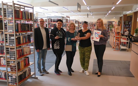 Od lewej: Dyrektor KBP Dariusz Pawlikowski, Kierowniczka Filii nr 3 KBP Kamila Tomaszewska, Spec. d/s PR Sylwia Olesiak, Kierowniczka Działu Promocji KBP Barbara Wysmyk, Z-ca dyrektora KBP Beata Sawa-Jovanoska