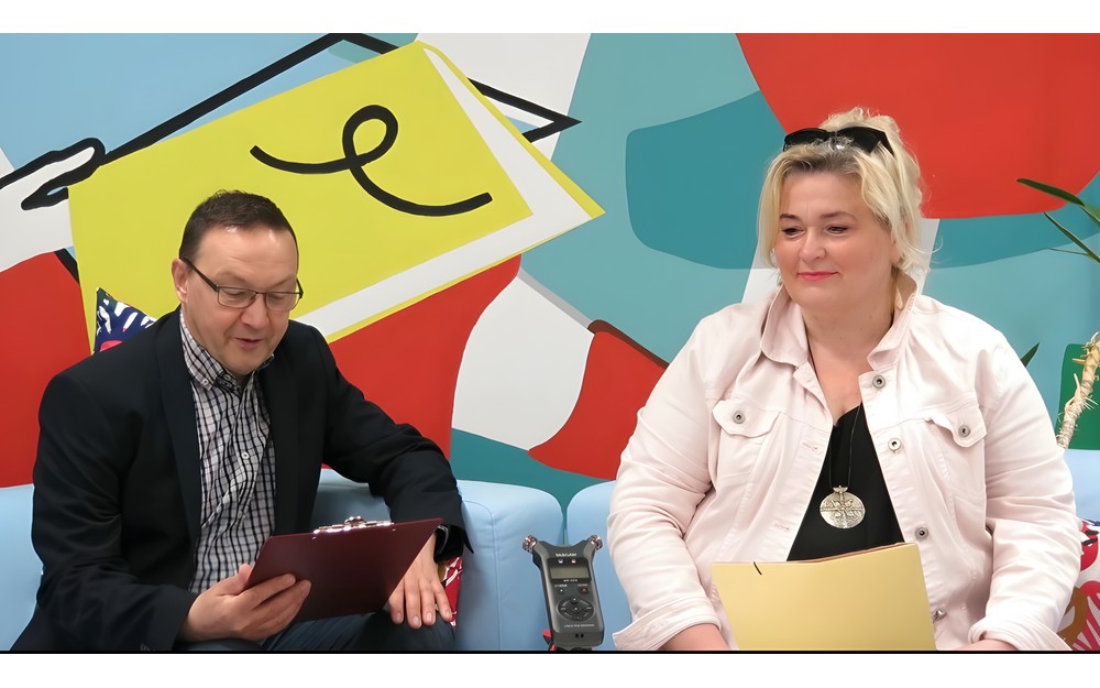 Od lewej: Dyrektor KBP, Dariusz Pawlikowski; Elżbiera Malczewska-Diemza, jurorka