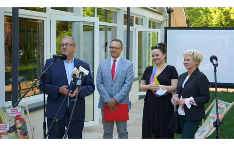 Od lewej: Z-ca prezydenta Koszalina, Przemysław Krzyżanowski; Dyrektor KBP, Dariusz Pawlikowski, Natalia Sulima, Wiceprzewodnicząca Rady Miejskiej, Barbara Grygorcewicz