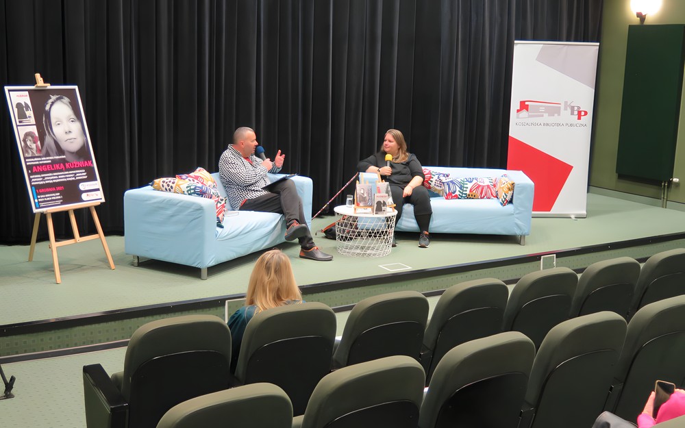 Piotr Pawłowski i Angelika Kuźniak podczas dyskusji.