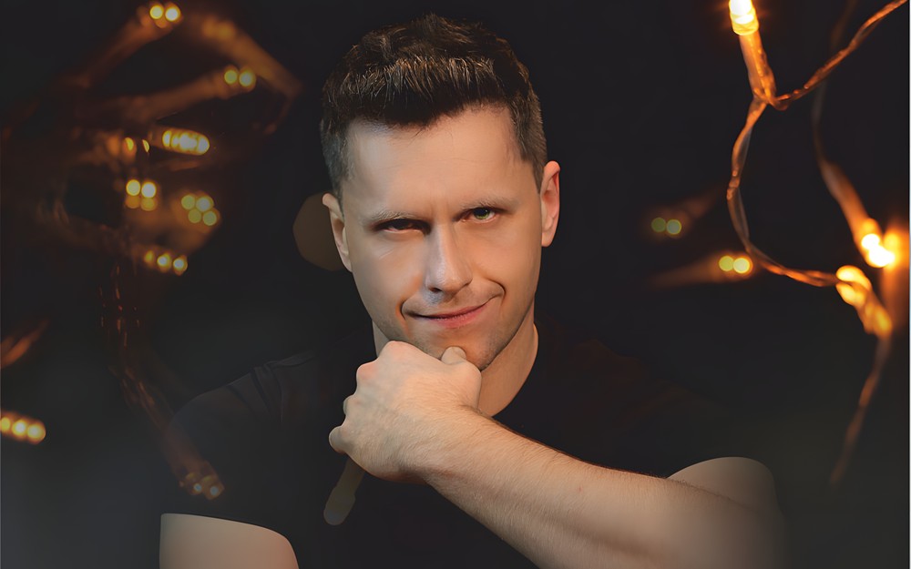Zdjęcie portretowe Bartosza Czai
