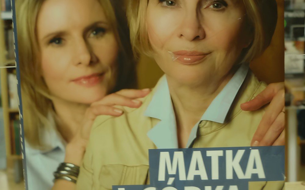 na zdjęciu książka