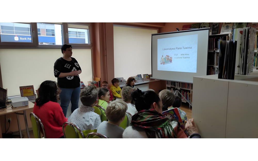 Prezentacja multimedialna i ciekawostki z życia i twórczości Juliana Tuwima