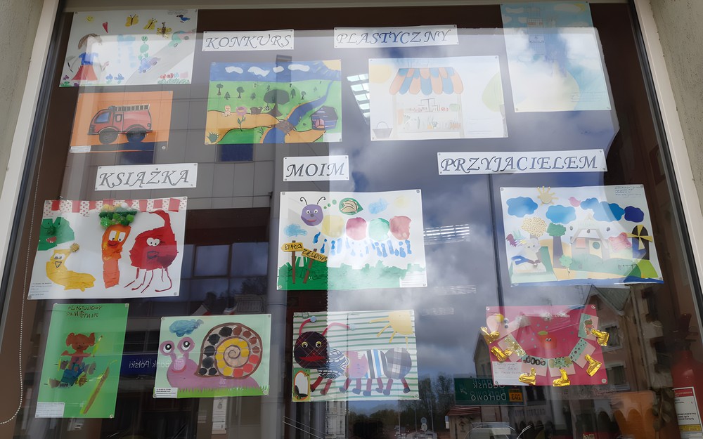 Wystawa prac plastycznych -konkurs pt "Książka moim przyjacielem"