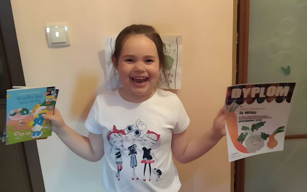 Nasz czytelniczka dumna z udziału w konkursie recytatorskim "Brzechowoe rymy"