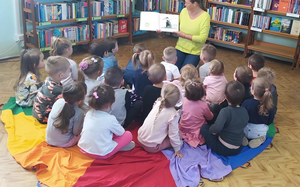 Wspólne czytanie książki Czy mogę się przytulić
