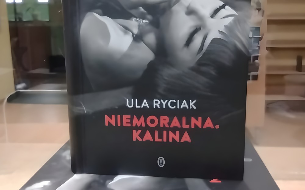 na zdjęciu książki
