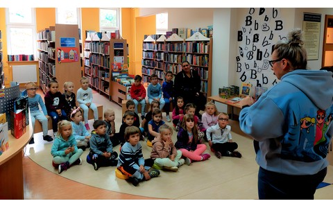 Gosia rozpoczyna zajęcia z grupą PSZCZÓŁEK