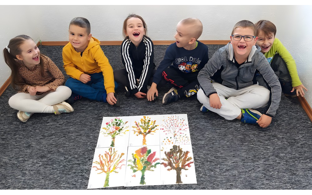 Grupa Żuczki ze swoimi pracami