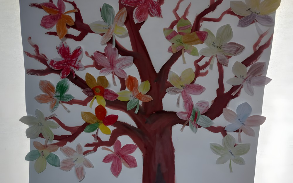 Jesienne drzewo "Wikingów" z Przedszkola nr 9