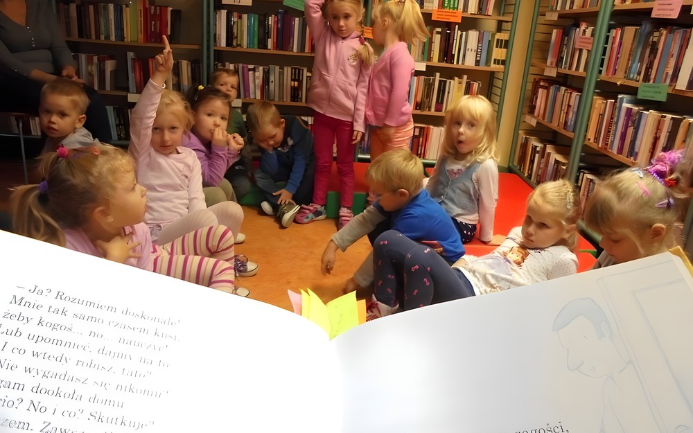 PSZCZÓŁKI W BIBLIOTECE