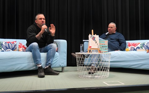 Łukasz Orbitowski podczas rozmowy z Piotrem Pawłowskim