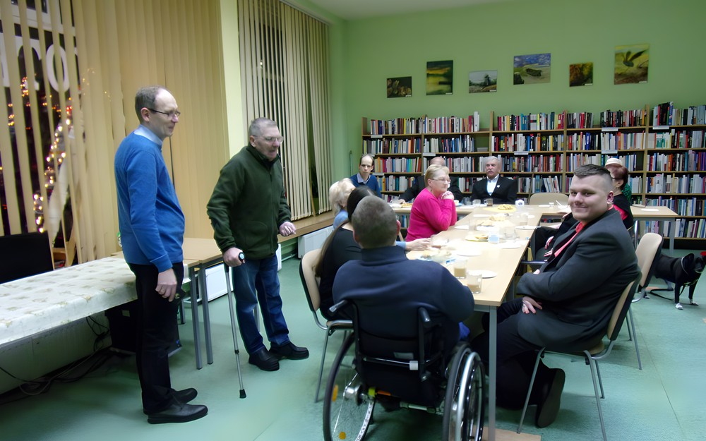 na zdjęciu członkowie Ikara