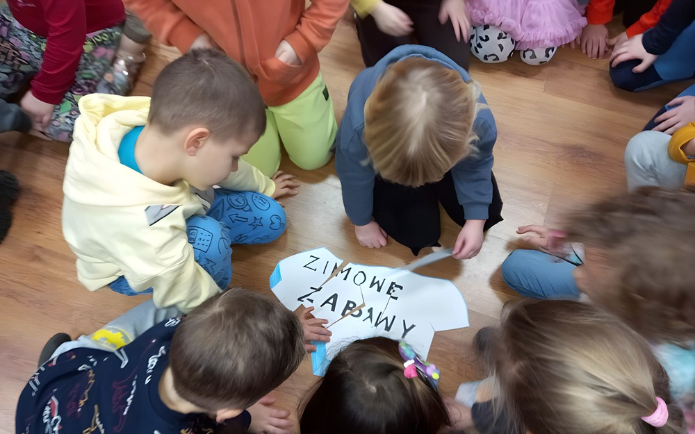 Zimowe zabawy w bibliotece