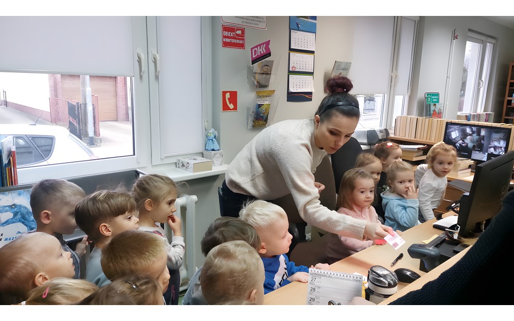 Bibliotekarka opowiada o swojej pracy