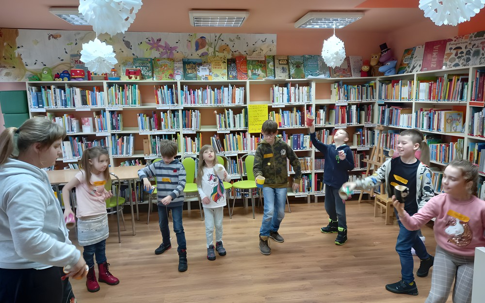 Zimowe zabawy w bibliotece dla naszych czytelników!!!