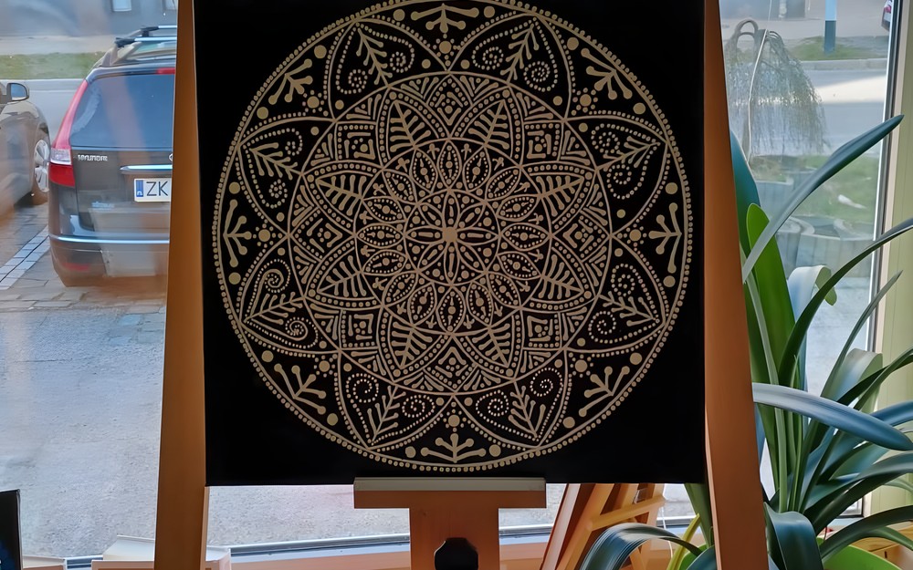 NA ZDJĘCIU MANDALA