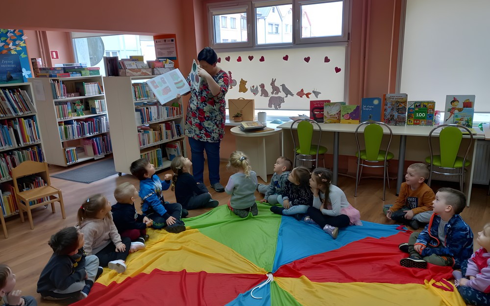 Pierwsza wizyta Motylków w bibliotece