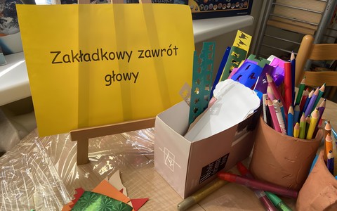 Stanowisko, przy którym powstają wyjątkowe zakładki