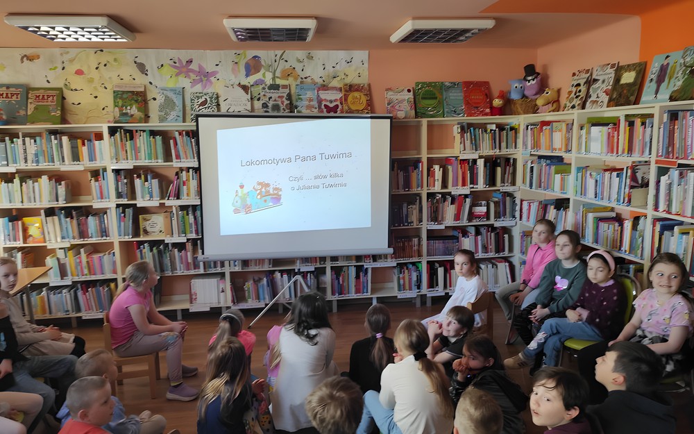 Spotkanie z uczniami Szkoły Podstawowej nr 9 i twórczością Juliana Tuwima