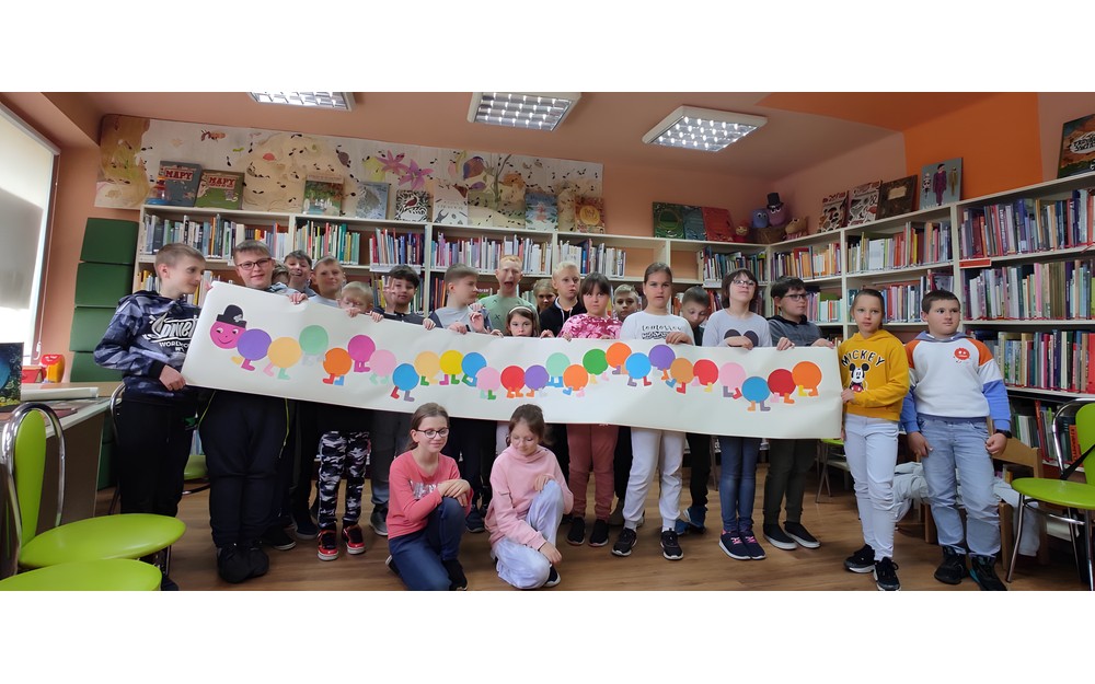 Stonoga uczniów kl. III i IV Szkoły Podstawowej nr 13 im. Jana Brzechwy