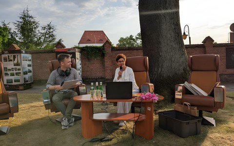 Małgorzata Weiss podczas rozmowy z Arkiem Willmanem.