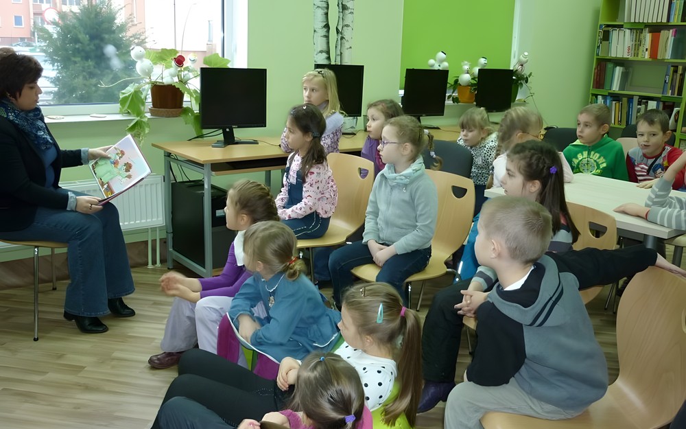 PRZEDSZKOLAKI W BIBLIOTECE